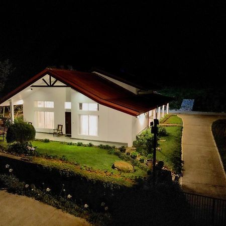 Caroline Villa, Nuwara Eliya Exteriör bild